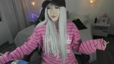 Snapshot of noahcryptic chatting on 02/17/26, 05:59 Noah online show from 02/17/26, 05:59