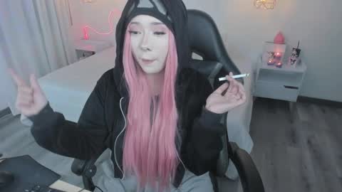 Snapshot of noahcryptic chatting on 04/10/26, 06:18 Noah online show from 04/10/26, 06:18