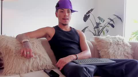 Snapshot of noahdaviss chatting on 05/12/26, 07:33 noahdaviss online show from 05/12/26, 07:33