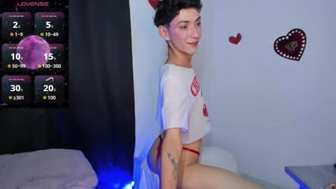 Snapshot of noahfox_12 chatting on 06/10/26, 12:55 Noah fox online show from 06/10/26, 12:55