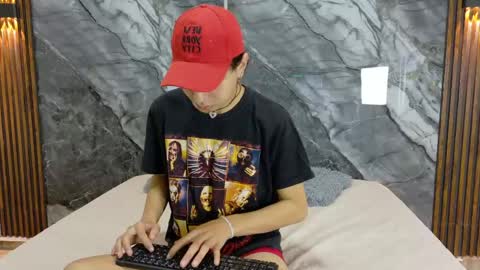 Snapshot of noahwalker__ chatting on 05/05/26, 11:07 online show from 05/05/26, 11:07