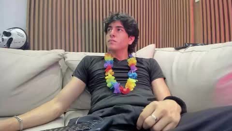 Snapshot of noahx_valko chatting on 12/15/25, 03:00 noahx_valko online show from 12/15/25, 03:00