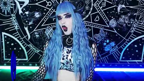 caroline online show from 12/11/24, 05:32