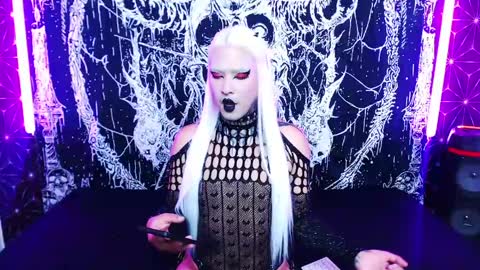caroline online show from 05/19/26, 11:55