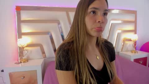 Snapshot of noawallace chatting on 11/05/25, 10:43 noawallace online show from 11/05/25, 10:43