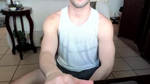 Snapshot of nobudget06 chatting on 02/14/25, 10:14 nobudget06 online show from 02/14/25, 10:14