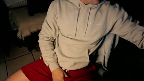 Snapshot of nobudget06 chatting on 11/03/25, 01:45 nobudget06 online show from 11/03/25, 01:45