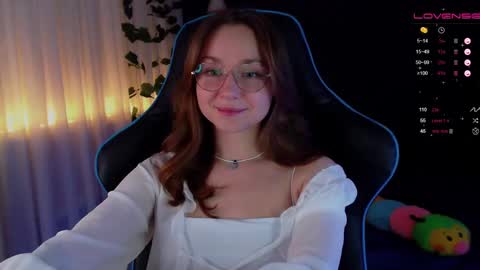 Snapshot of nochnoye_soltse chatting on 12/02/24, 08:11 Sun or Luna online show from 12/02/24, 08:11