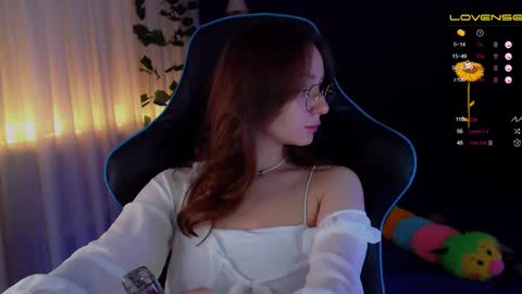 Snapshot of nochnoye_soltse chatting on 12/02/24, 11:18 Sun or Luna online show from 12/02/24, 11:18