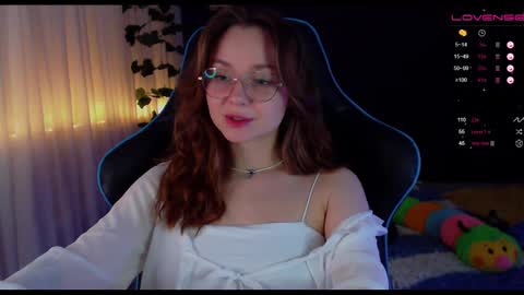 Snapshot of nochnoye_soltse chatting on 12/17/24, 11:38 Sun or Luna online show from 12/17/24, 11:38