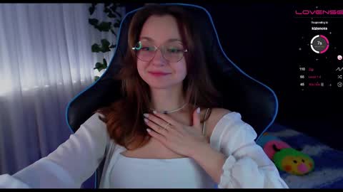 Snapshot of nochnoye_soltse chatting on 12/25/24, 08:28 Sun or Luna online show from 12/25/24, 08:28