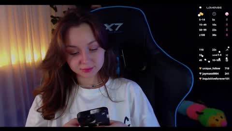 Snapshot of nochnoye_soltse chatting on 01/20/25, 11:43 Sun or Luna online show from 01/20/25, 11:43