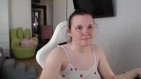 Snapshot of nodarell chatting on 05/11/26, 02:45 nodarell online show from 05/11/26, 02:45