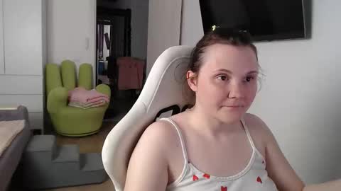 Snapshot of nodarell chatting on 05/11/26, 04:15 nodarell online show from 05/11/26, 04:15