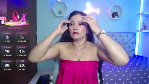 noelia_milfs online show from 10/27/25, 01:53