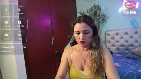 Snapshot of noelia_milfs chatting on 06/17/26, 10:54 noelia_milfs online show from 06/17/26, 10:54