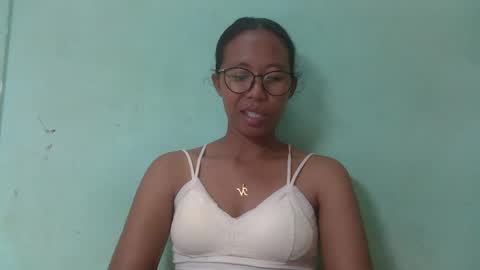 noellah online show from 03/02/25, 07:32