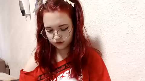 Snapshot of noemireaux chatting on 07/16/26, 09:04 Emma online show from 07/16/26, 09:04