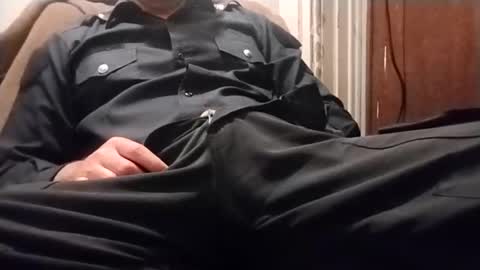 Snapshot of nofacecop chatting on 10/20/25, 02:23 Dirtyofficer online show from 10/20/25, 02:23