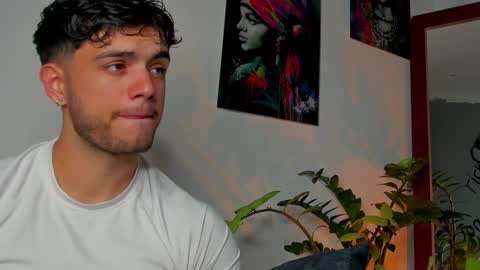 Snapshot of noha_miler chatting on 01/28/25, 06:07 kevin online show from 01/28/25, 06:07