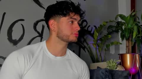 Snapshot of noha_miler chatting on 03/08/25, 07:31 kevin online show from 03/08/25, 07:31