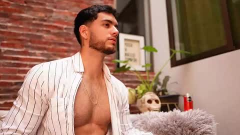 Snapshot of noha_miler chatting on 09/09/25, 07:46 kevin online show from 09/09/25, 07:46