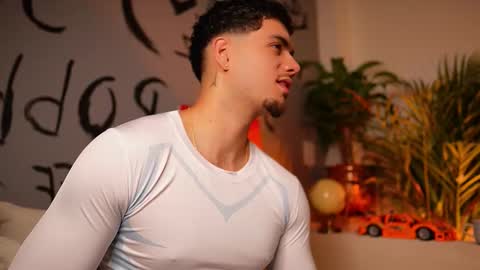 Snapshot of noha_miler chatting on 09/12/25, 08:53 kevin online show from 09/12/25, 08:53