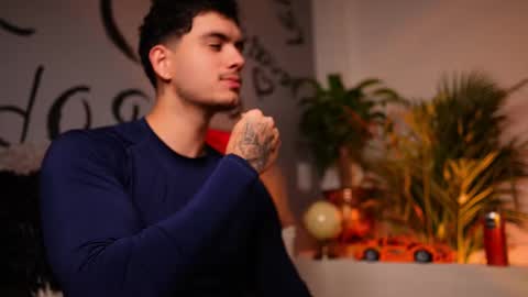 Snapshot of noha_miler chatting on 09/18/25, 11:18 kevin online show from 09/18/25, 11:18