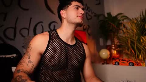 Snapshot of noha_miler chatting on 09/20/25, 12:44 kevin online show from 09/20/25, 12:44