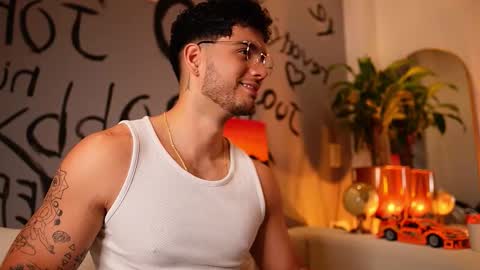 Snapshot of noha_miler chatting on 10/09/25, 09:24 kevin online show from 10/09/25, 09:24