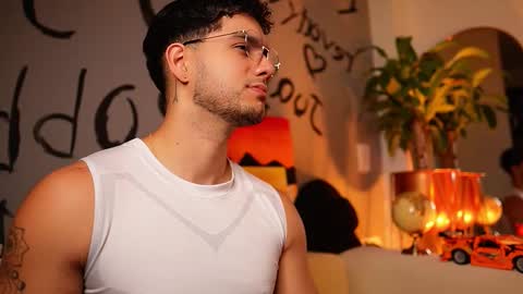 Snapshot of noha_miler chatting on 10/14/25, 09:48 kevin online show from 10/14/25, 09:48