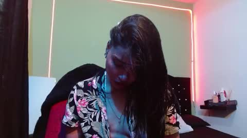 Noha Thomson online show from 10/23/25, 06:17