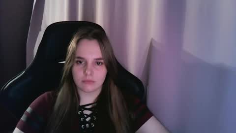 noir_ember_ online show from 09/17/25, 10:39