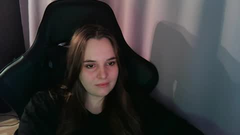 noir_ember_ online show from 09/23/25, 11:02