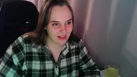 noir_ember_ online show from 10/22/25, 12:49