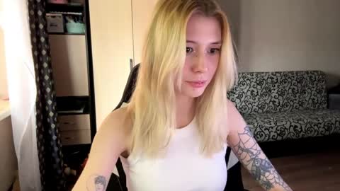 Sofia online show from 04/15/26, 09:16