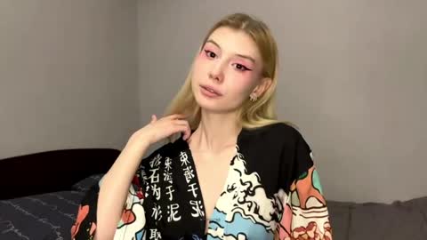 Sofia online show from 05/06/26, 10:09