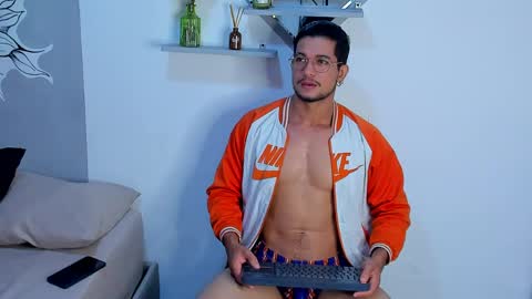 Snapshot of nolan_joness chatting on 06/02/26, 11:34 Im Nolan online show from 06/02/26, 11:34