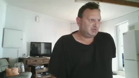 Snapshot of nollie244 chatting on 01/05/25, 12:53 Nollie online show from 01/05/25, 12:53