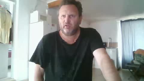 Snapshot of nollie244 chatting on 10/05/25, 09:18 Nollie online show from 10/05/25, 09:18