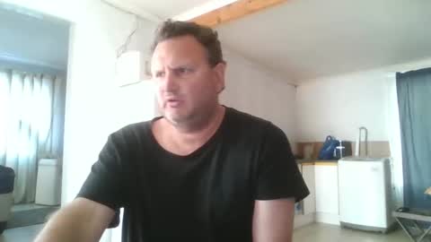 Snapshot of nollie244 chatting on 10/25/25, 05:59 Nollie online show from 10/25/25, 05:59