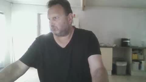 Snapshot of nollie244 chatting on 12/23/25, 06:55 Nollie online show from 12/23/25, 06:55