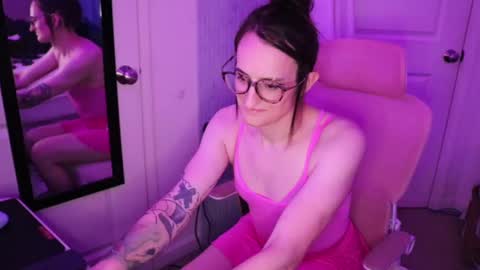Nolynn online show from 11/01/25, 03:52