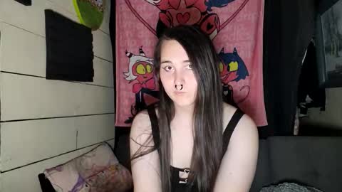 Snapshot of nonbinarybeauty20 chatting on 05/13/26, 07:17 nonbinarybeauty20 online show from 05/13/26, 07:17