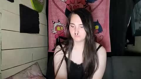 Snapshot of nonbinarybeauty20 chatting on 05/14/26, 05:58 nonbinarybeauty20 online show from 05/14/26, 05:58
