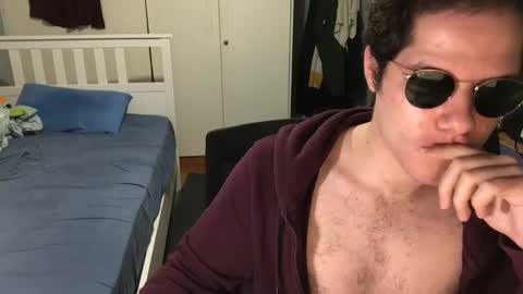 Snapshot of nongay379444 chatting on 12/17/24, 04:00 nongay379444 online show from 12/17/24, 04:00