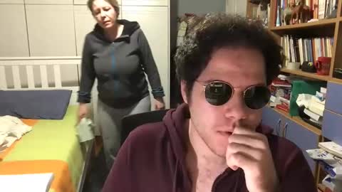 Snapshot of nongay379444 chatting on 01/05/25, 05:30 nongay379444 online show from 01/05/25, 05:30