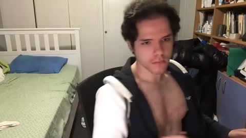 Snapshot of nongay379444 chatting on 01/13/25, 06:38 nongay379444 online show from 01/13/25, 06:38