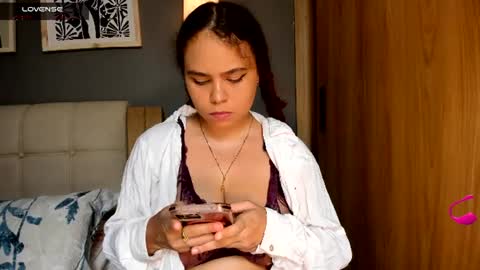 Snapshot of noor_bloom chatting on 06/13/26, 03:15 Soy Ash online show from 06/13/26, 03:15