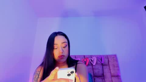 Nora Da Silva online show from 05/12/26, 04:31
